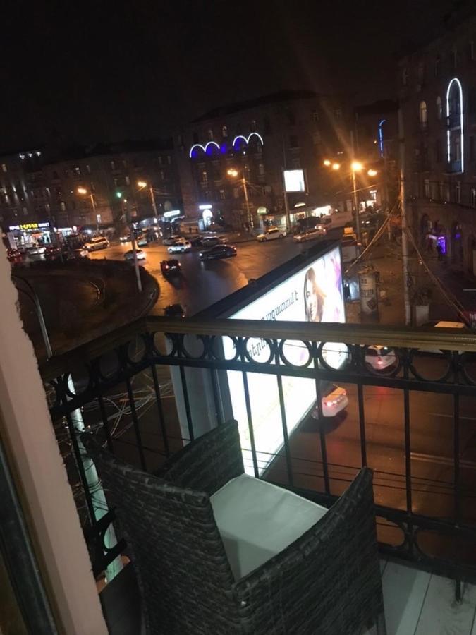 Квартира Около Станции Метро С Балконами Erevan Exterior foto