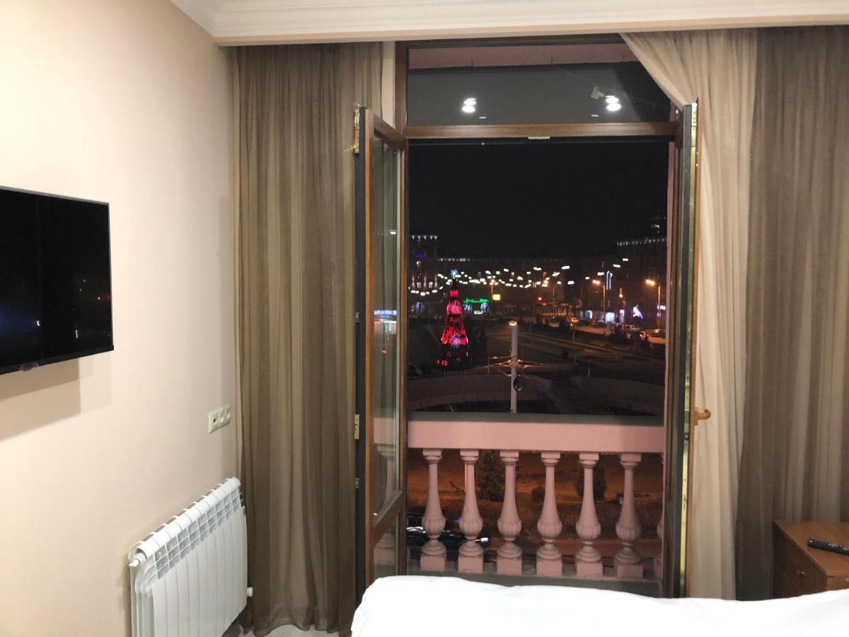 Квартира Около Станции Метро С Балконами Erevan Exterior foto